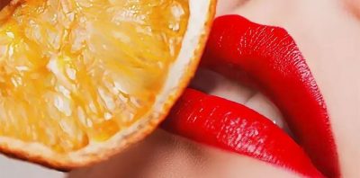 женские губы и апельсин для Ветки сакуры